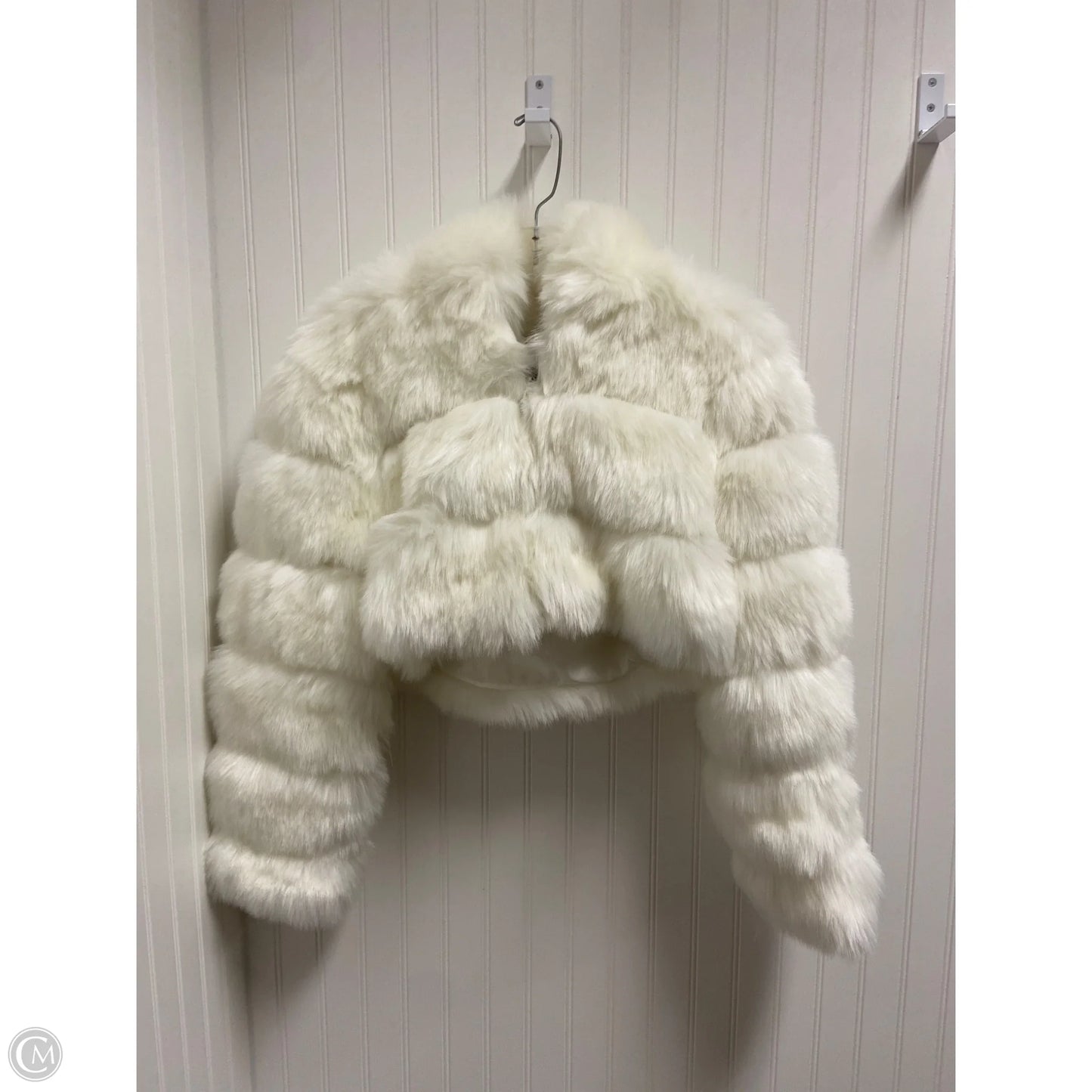 Jacket Faux Fur & Sherpa By Clothes Mentor In White, Size: M
