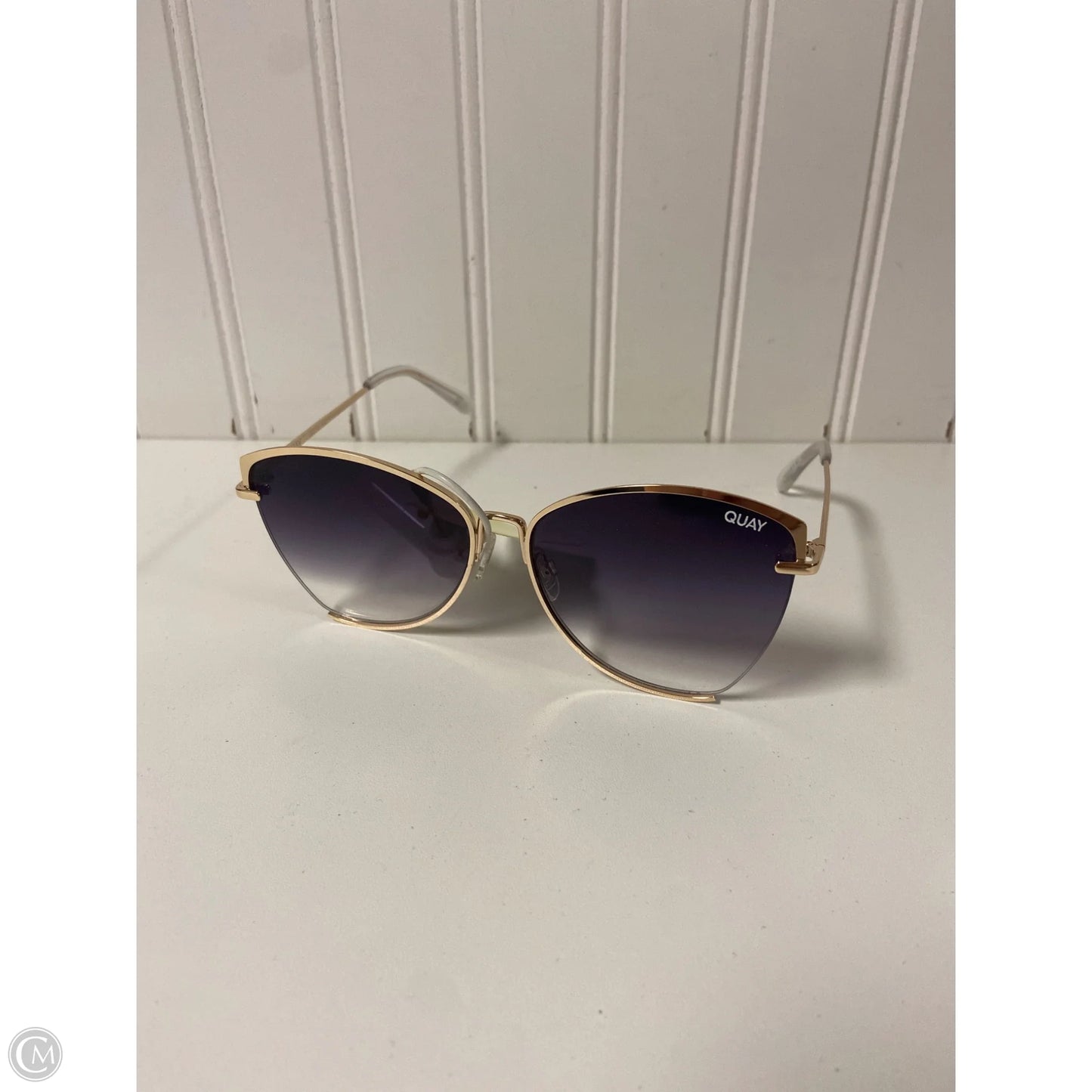 Sunglasses By Quay, Size: Large
