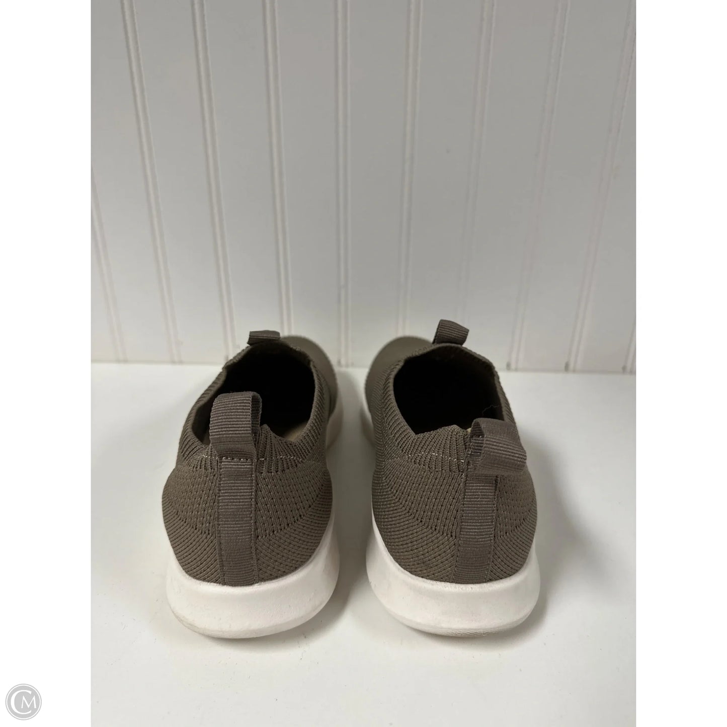 Shoes Sneakers By Clothes Mentor In Taupe, Size: 7.5
