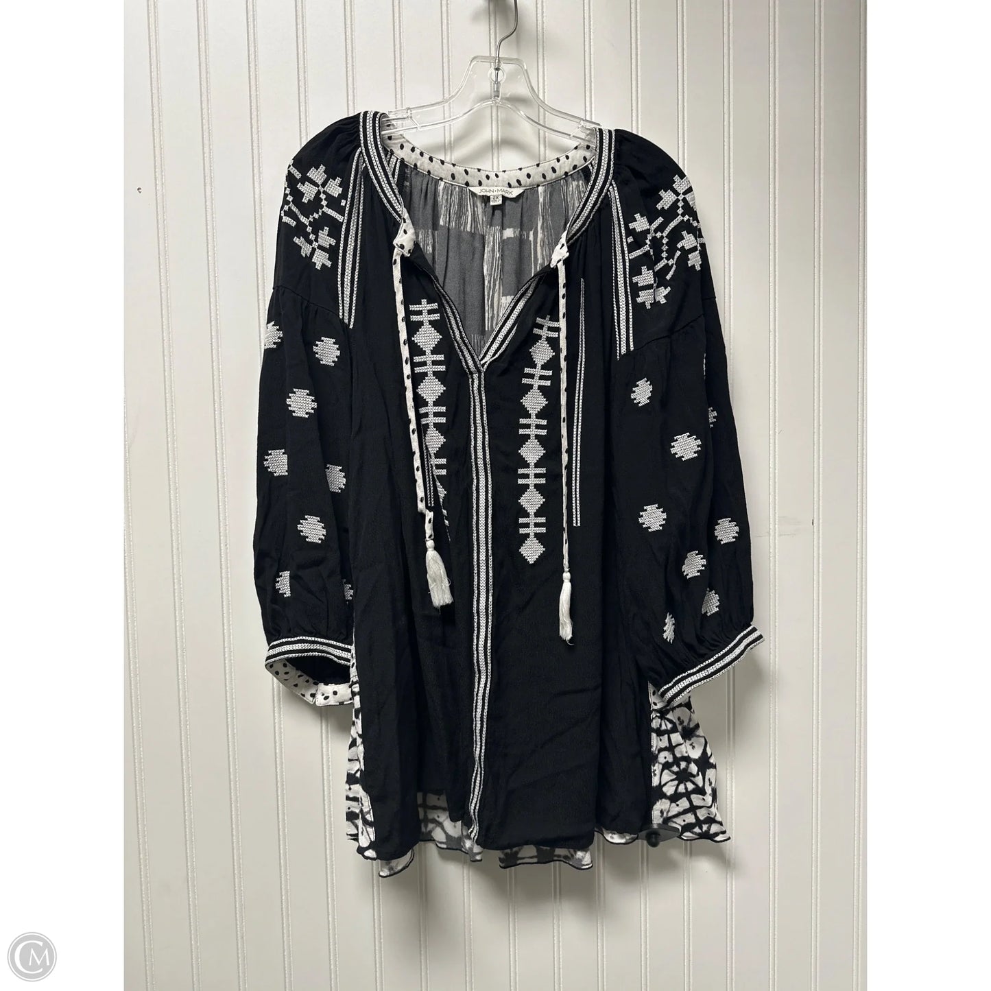 Top Long Sleeve By John Mark In Black & White, Size: 2x