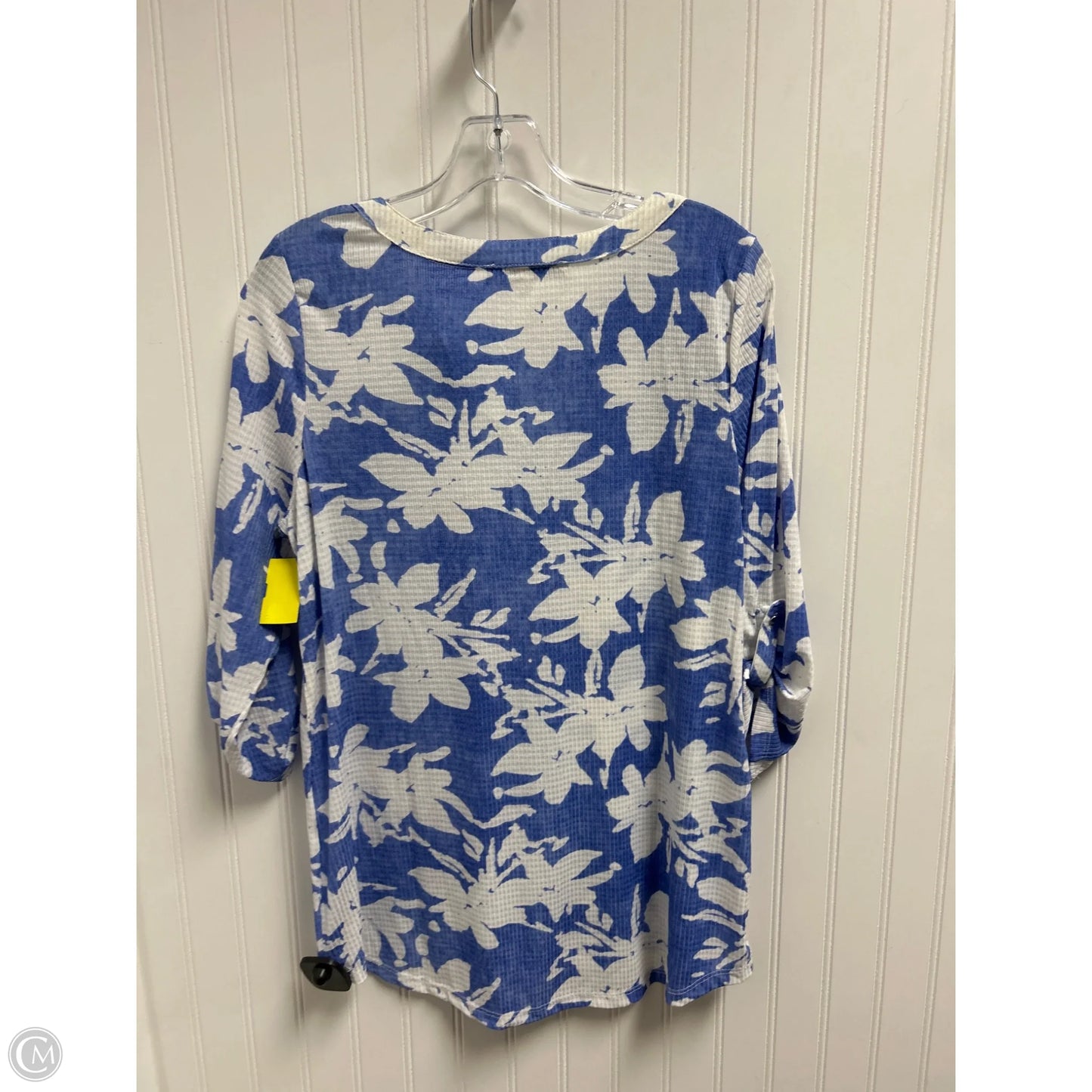 Top 3/4 Sleeve By Emily Daniels In Blue & White, Size: M