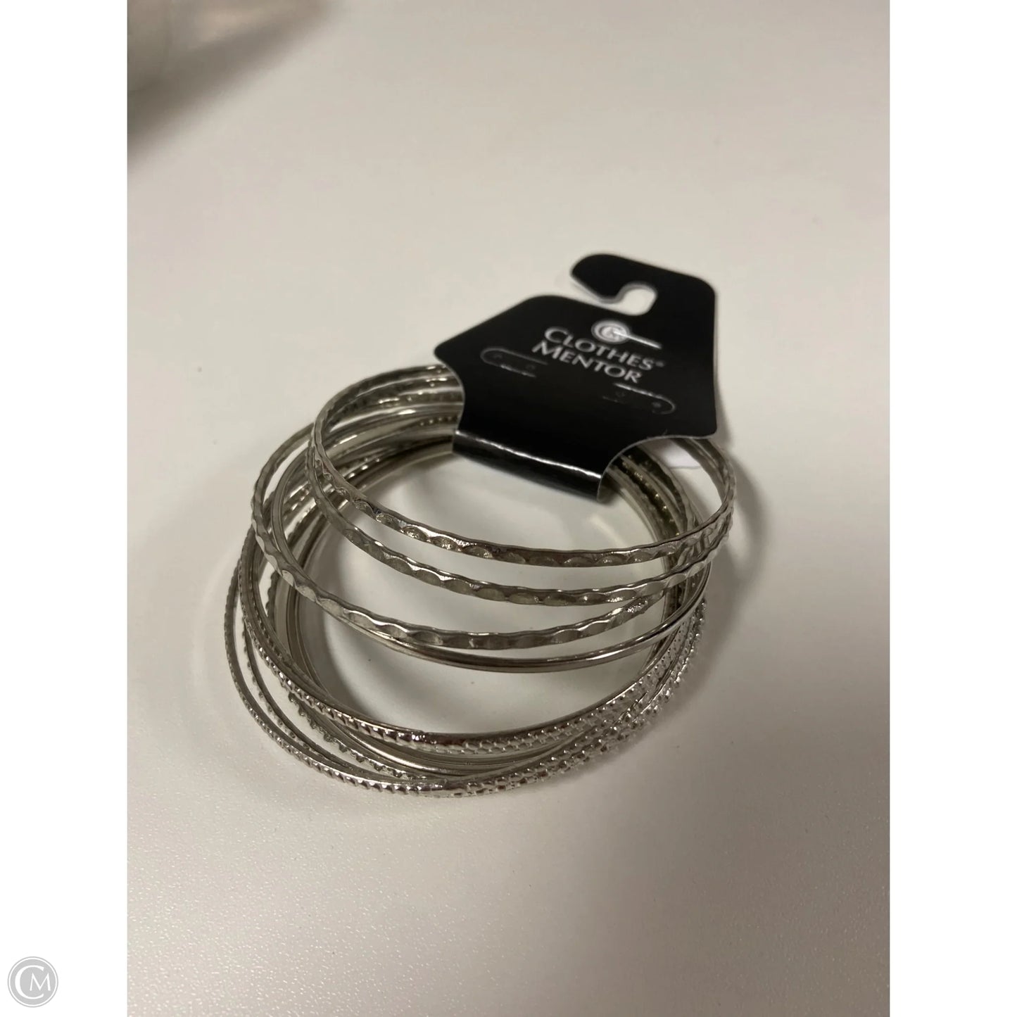 Bracelet Bangle By Clothes Mentor, Size: 10