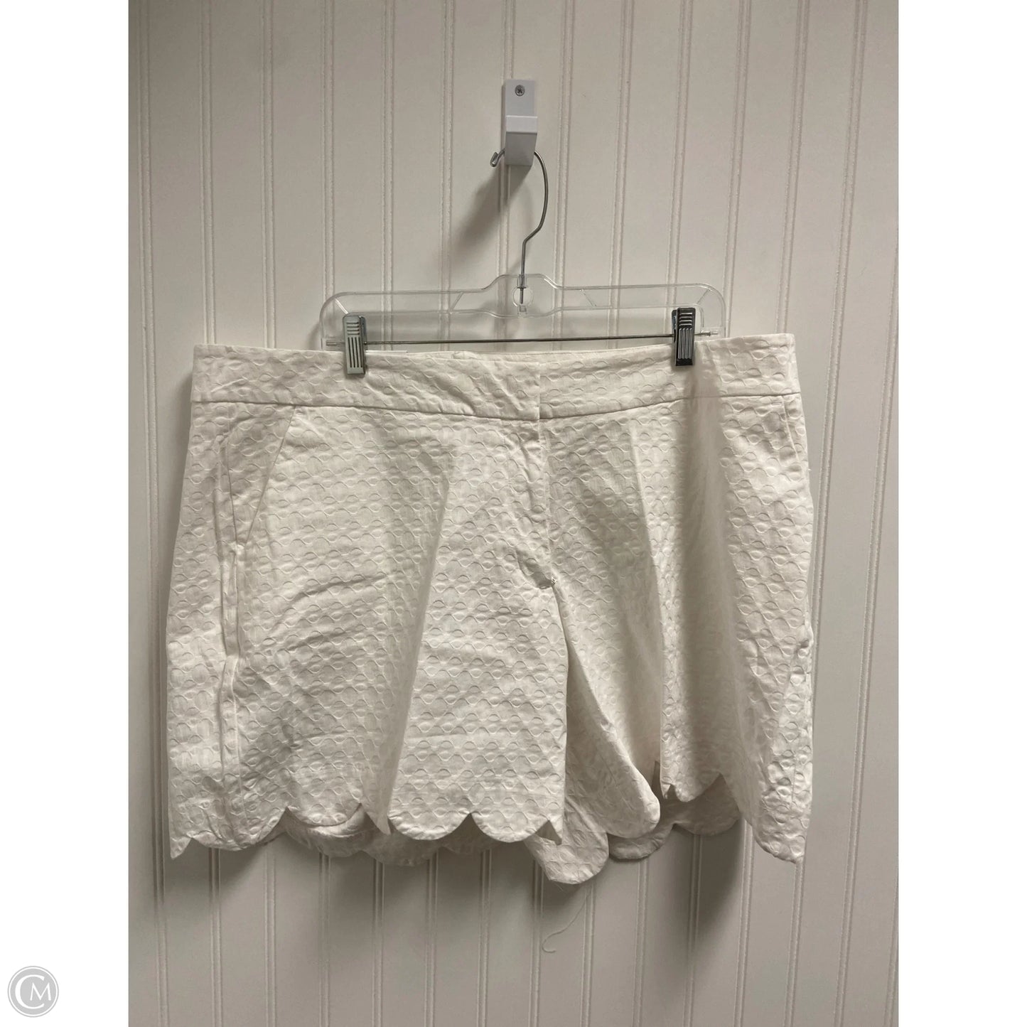 Shorts By Crown And Ivy In White, Size: 20