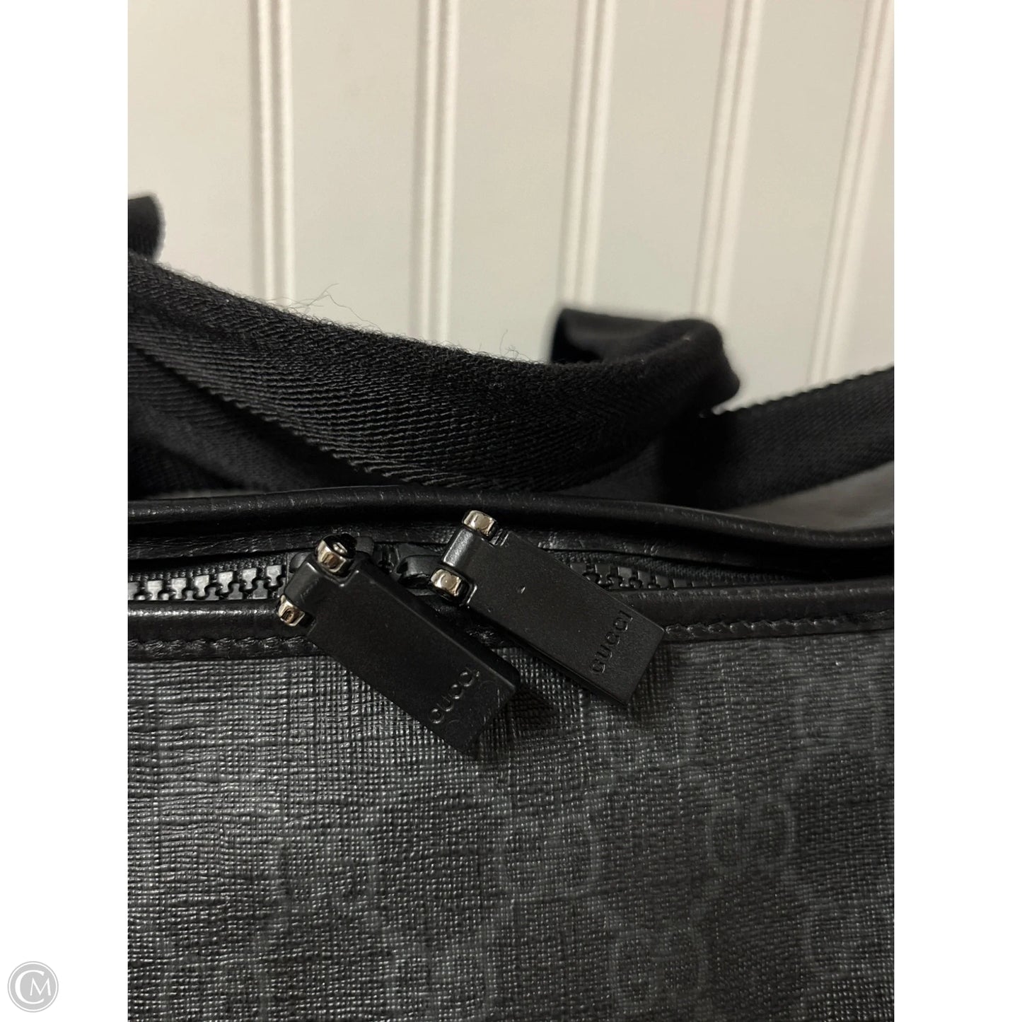 Duffle And Weekender Luxury Designer By Gucci, Size: Medium