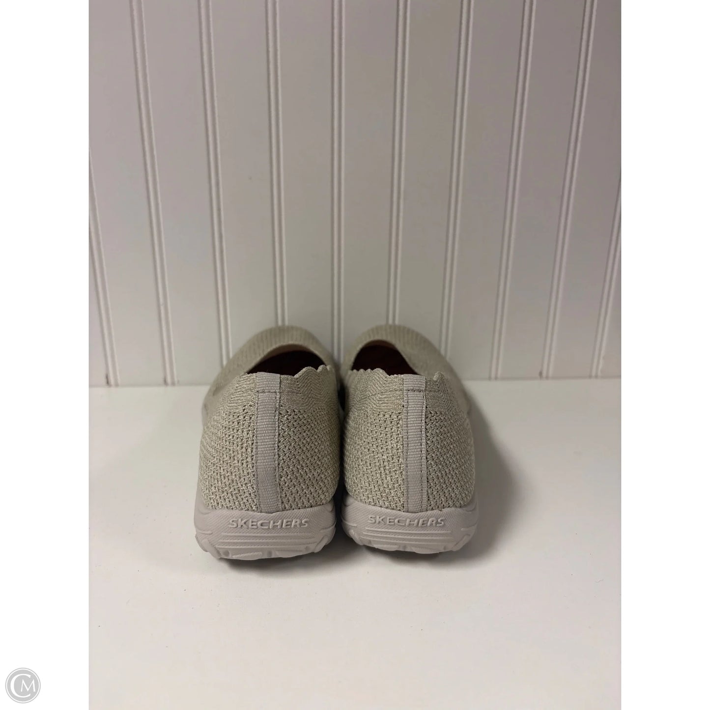 Shoes Flats By Skechers In Beige, Size: 10