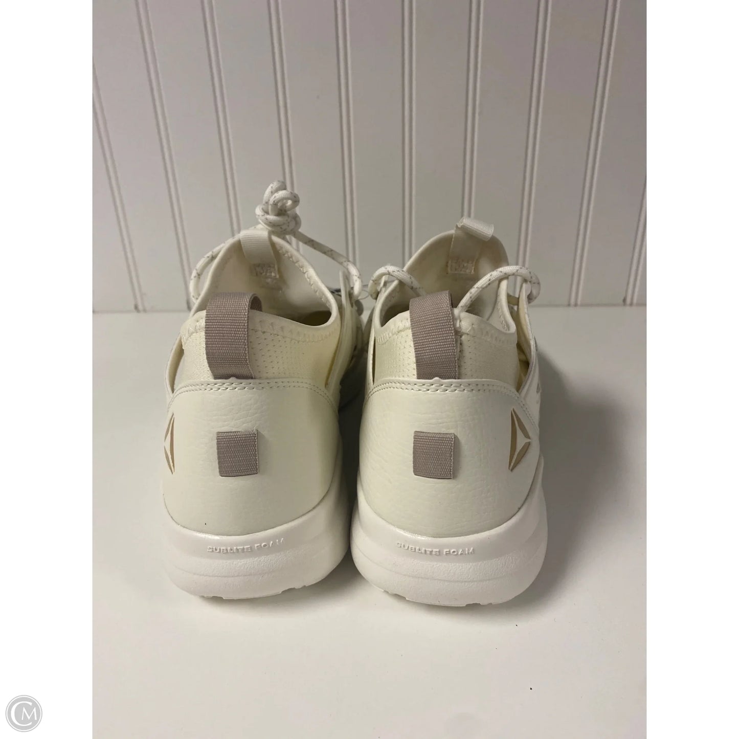Shoes Athletic By Reebok In Cream, Size: 11