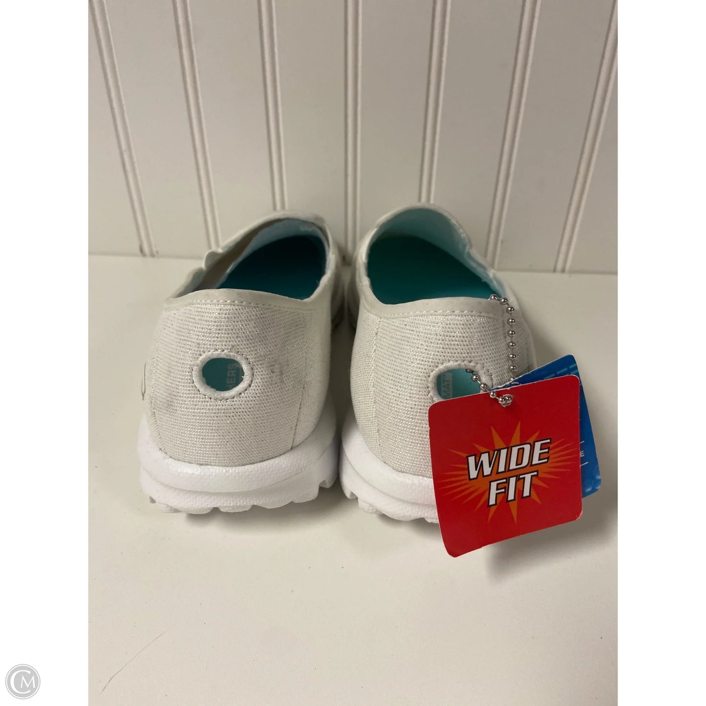 Shoes Flats By Skechers In White, Size: 6
