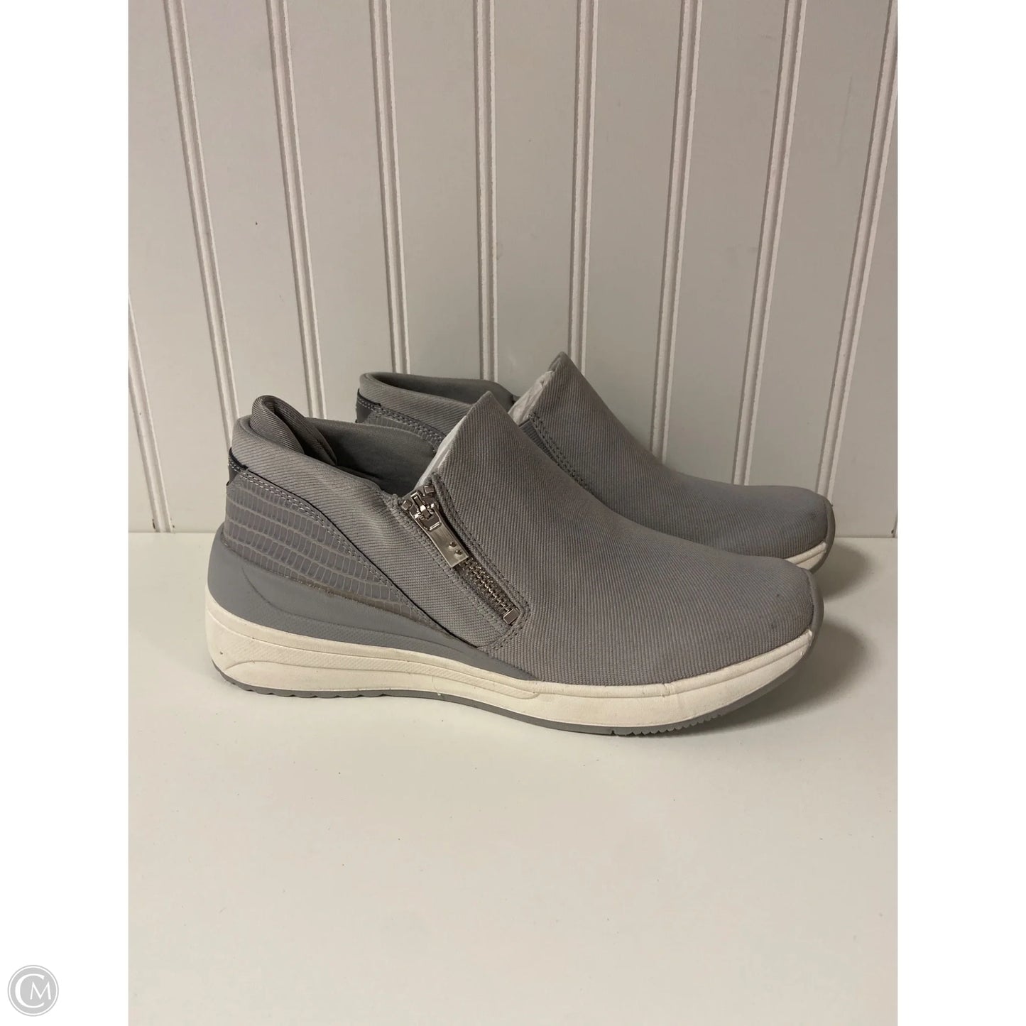 Shoes Flats By Ryka In Grey, Size: 8