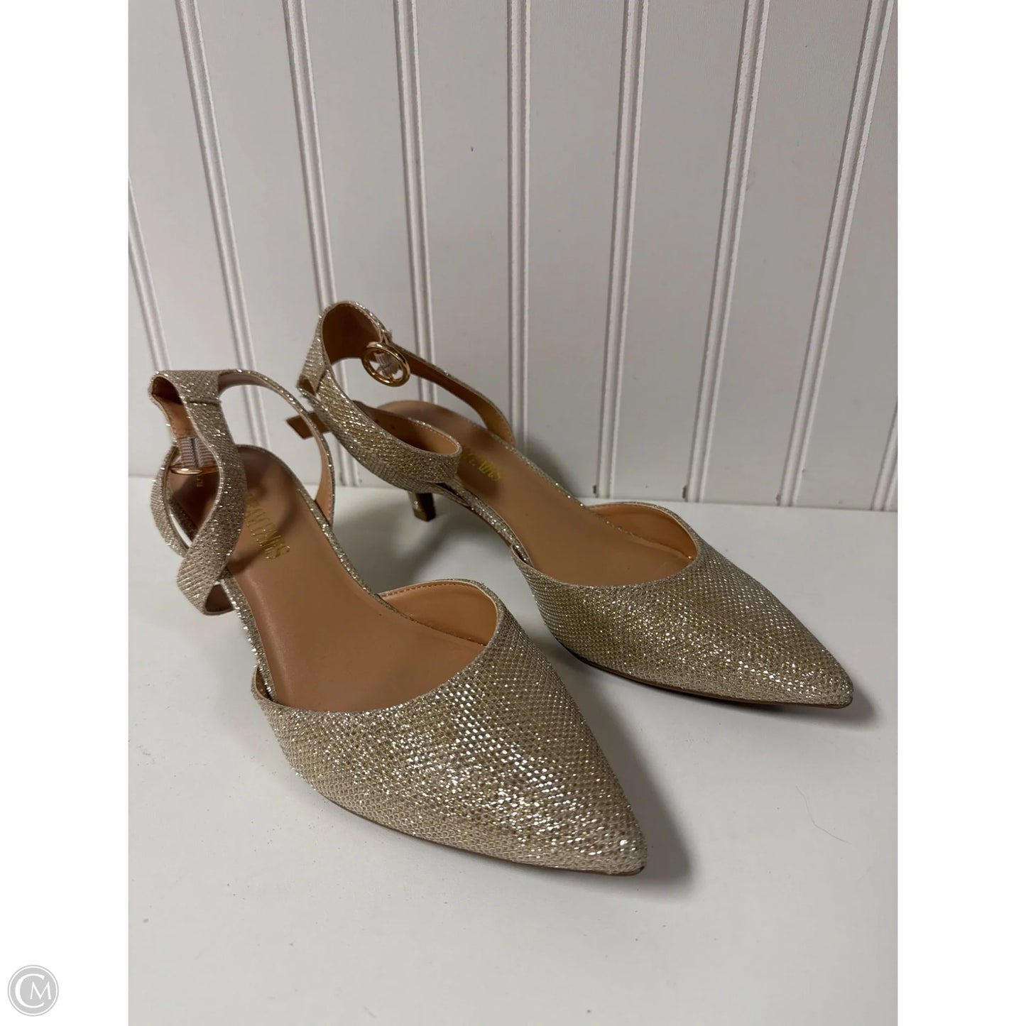Shoes Heels Kitten By Clothes Mentor In Gold, Size: 7.5