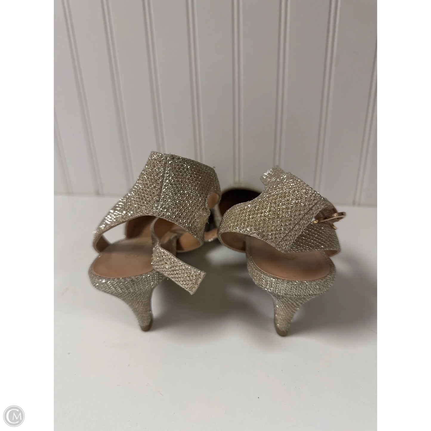 Shoes Heels Kitten By Clothes Mentor In Gold, Size: 7.5