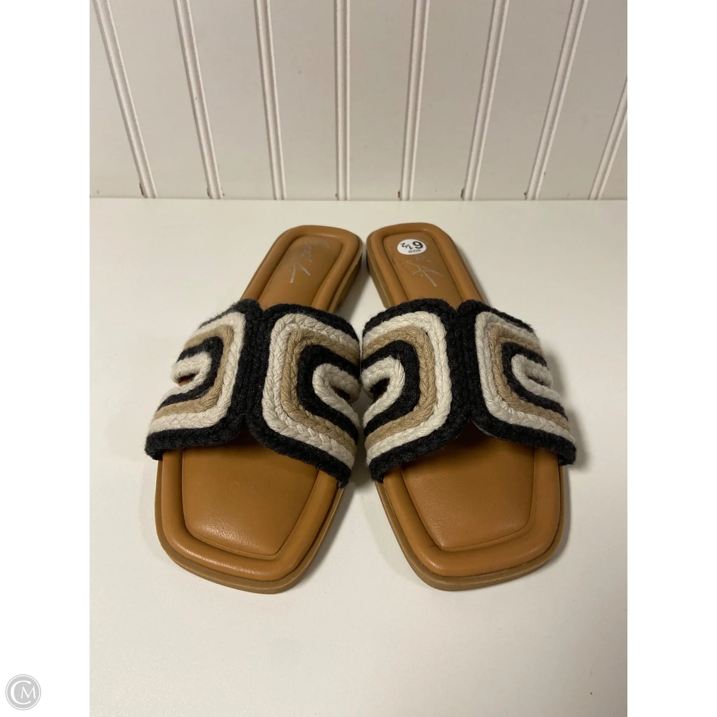 Sandals Flats By Clothes Mentor In Black & Cream, Size: 6.5