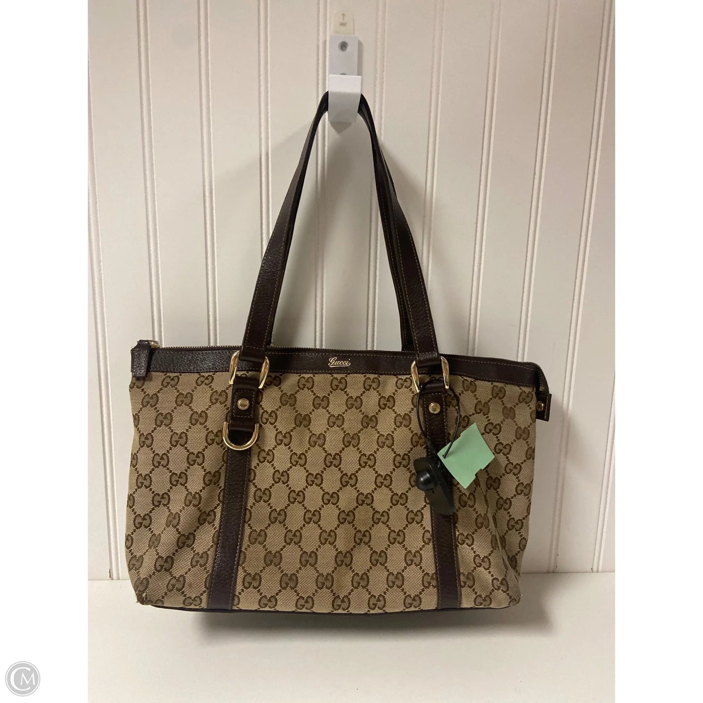 Handbag Luxury Designer By Gucci, Size: Medium