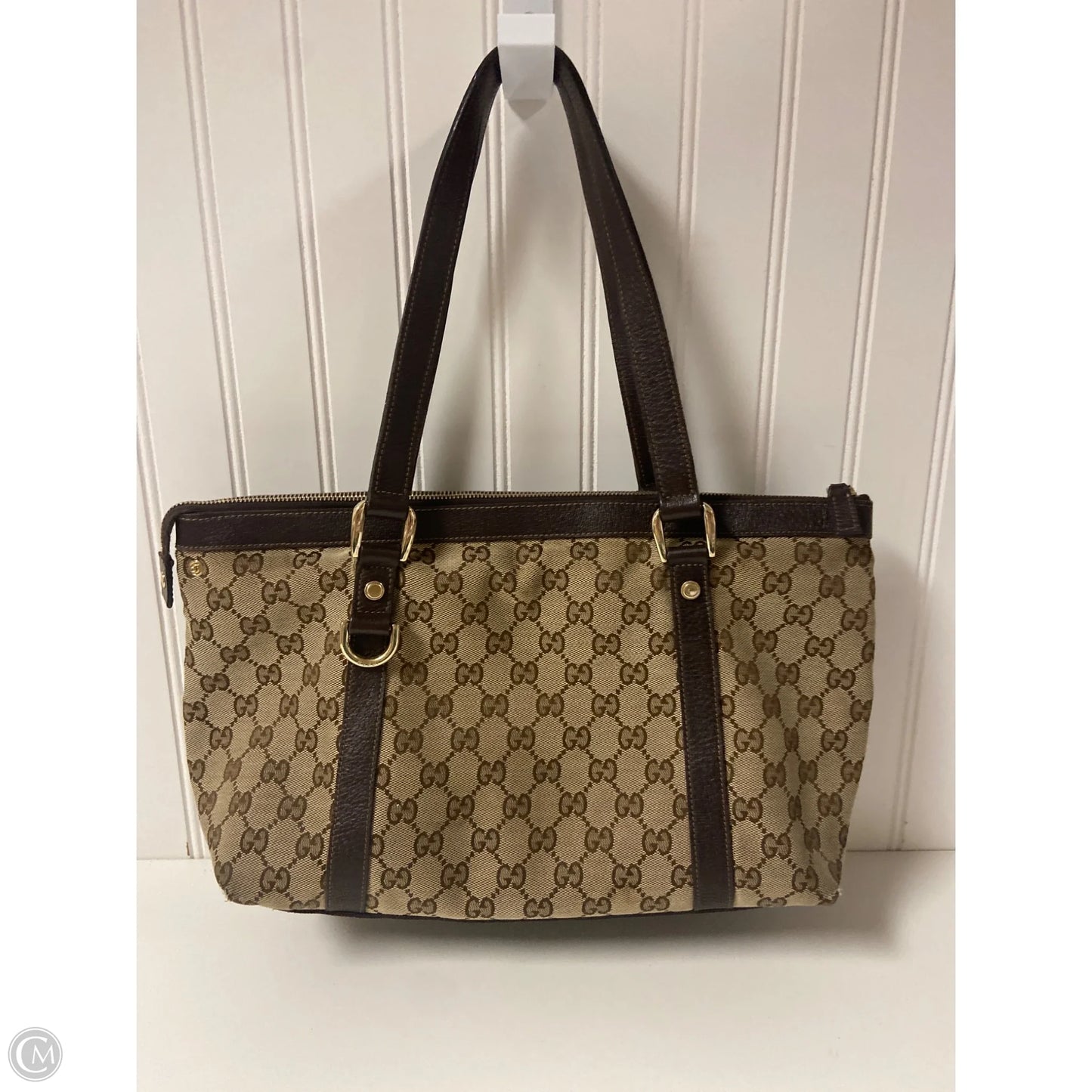 Handbag Luxury Designer By Gucci, Size: Medium