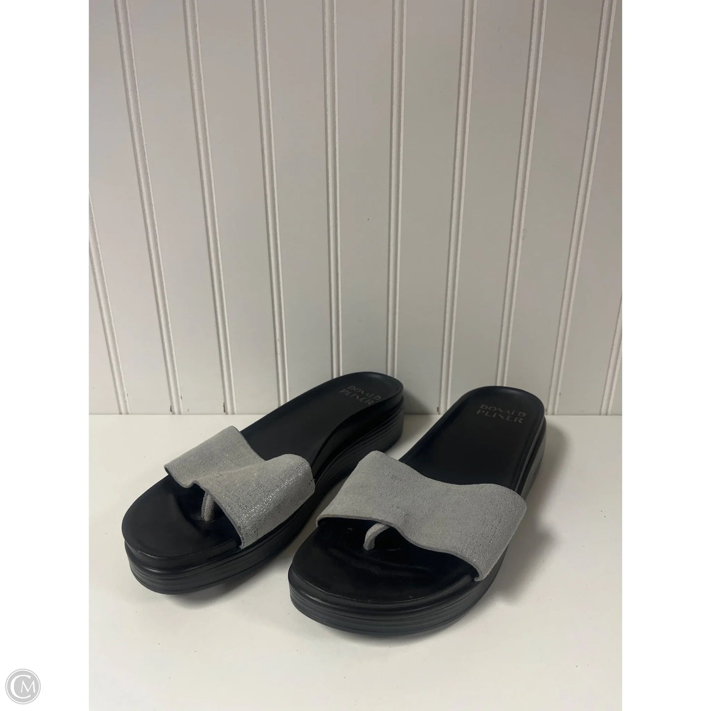 Sandals Flats By Donald Pliner In Black & Silver, Size: 8.5