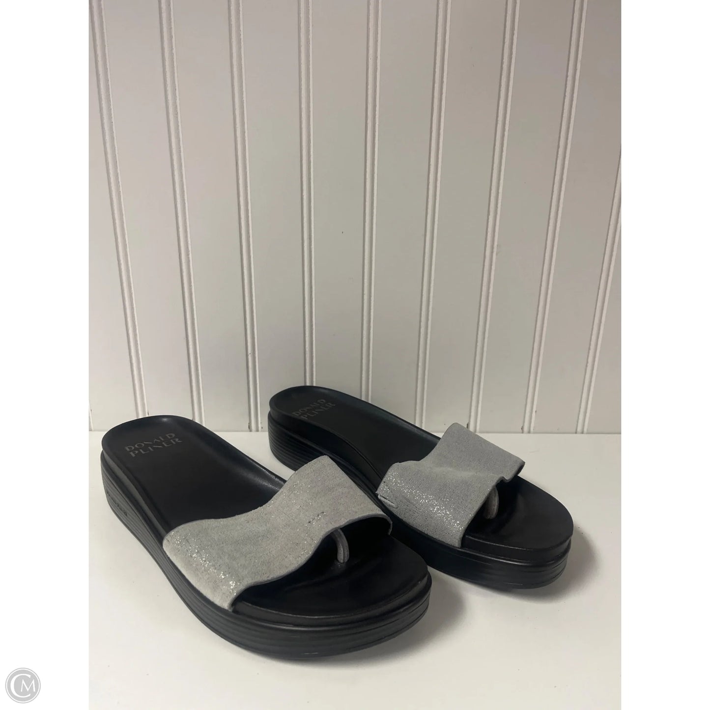 Sandals Flats By Donald Pliner In Black & Silver, Size: 8.5