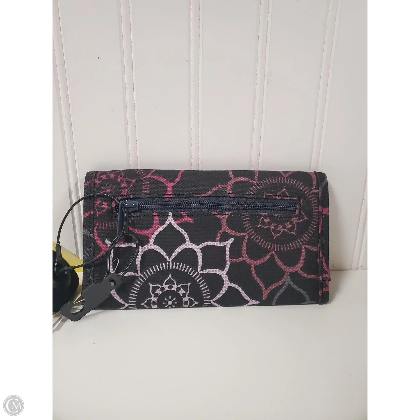 Wallet By Kavu, Size: Medium