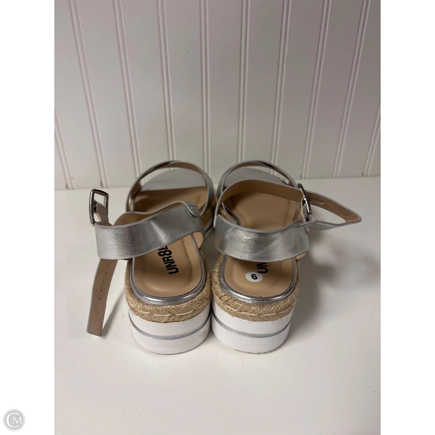 Sandals Flats By Clothes Mentor In Silver, Size: 9