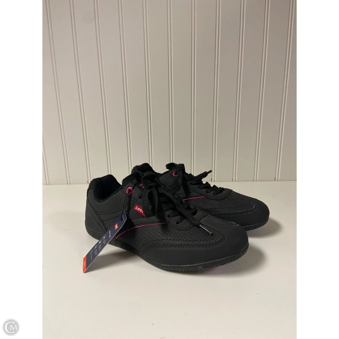 Shoes Athletic By Levis In Black, Size: 6.5