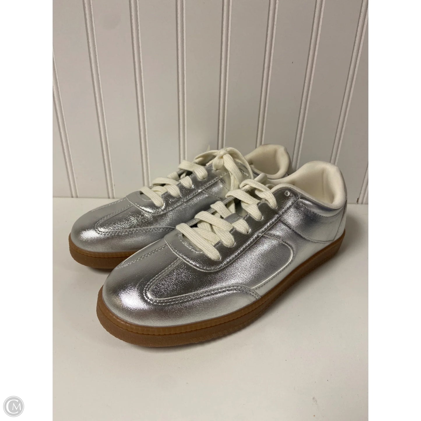 Shoes Sneakers By No Boundaries In Silver, Size: 8