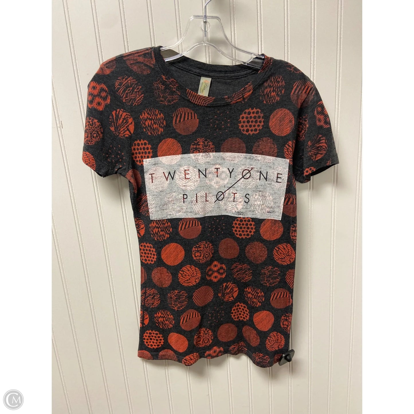 Top Short Sleeve By Clothes Mentor In Grey & Red, Size: M