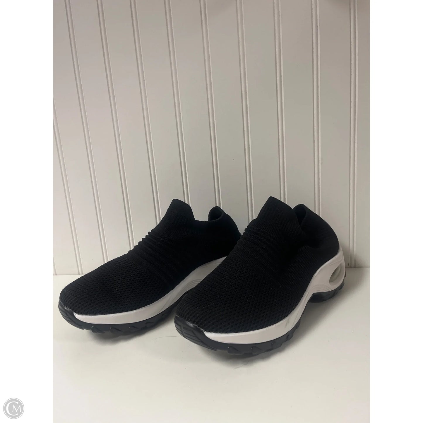 Shoes Athletic By Cmf In Black & White, Size: 9.5
