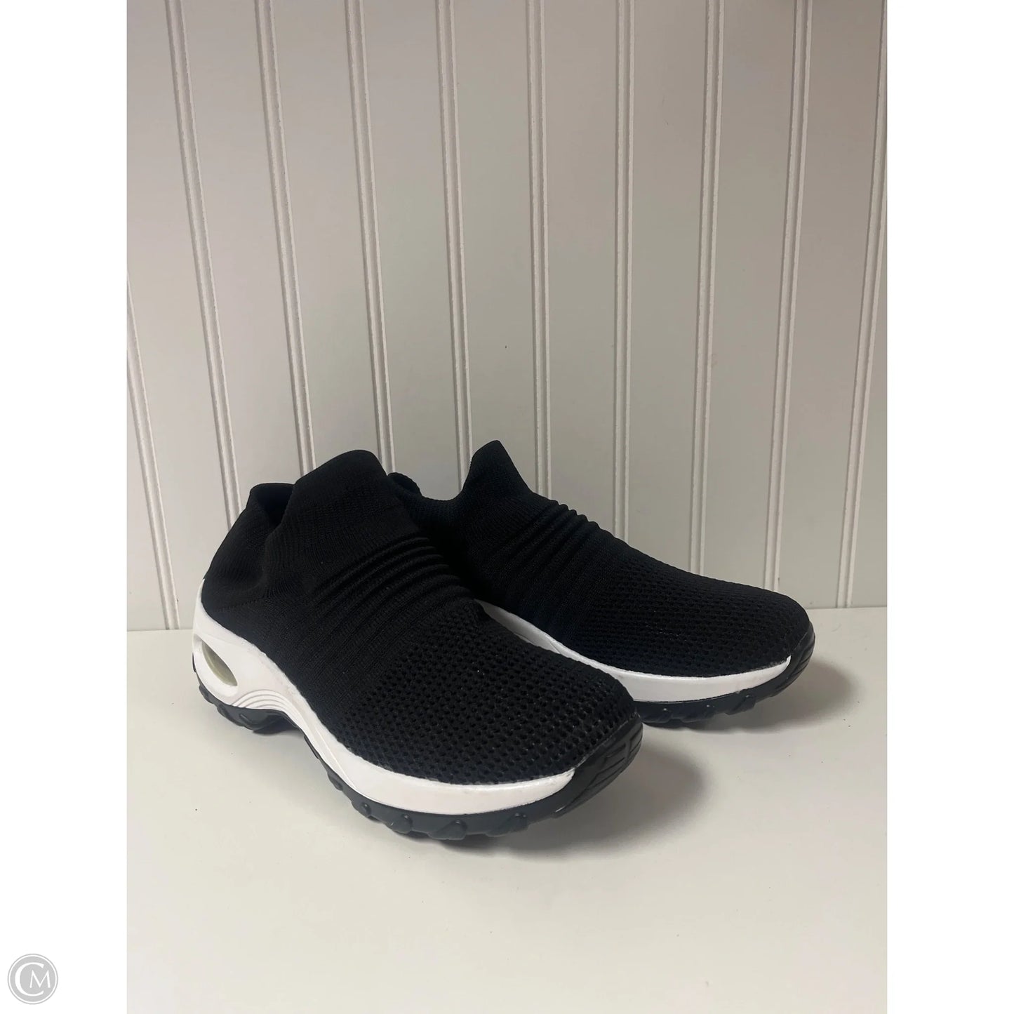 Shoes Athletic By Cmf In Black & White, Size: 9.5