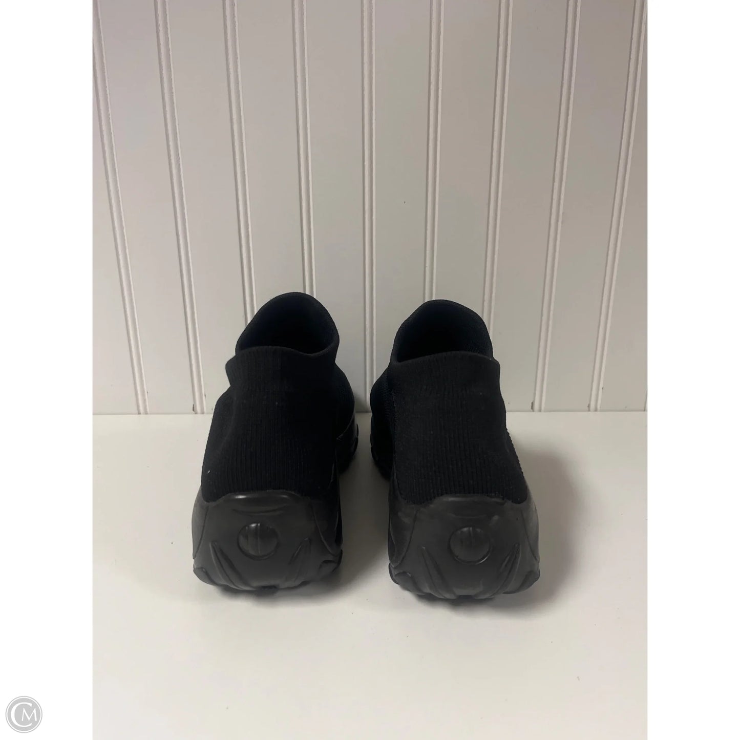 Shoes Athletic By Clothes Mentor In Black, Size: 7