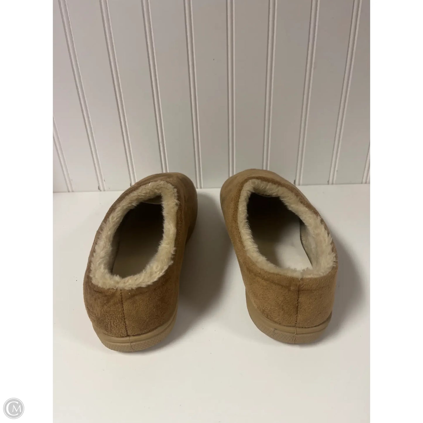 Slippers By Clothes Mentor In Tan, Size: 6