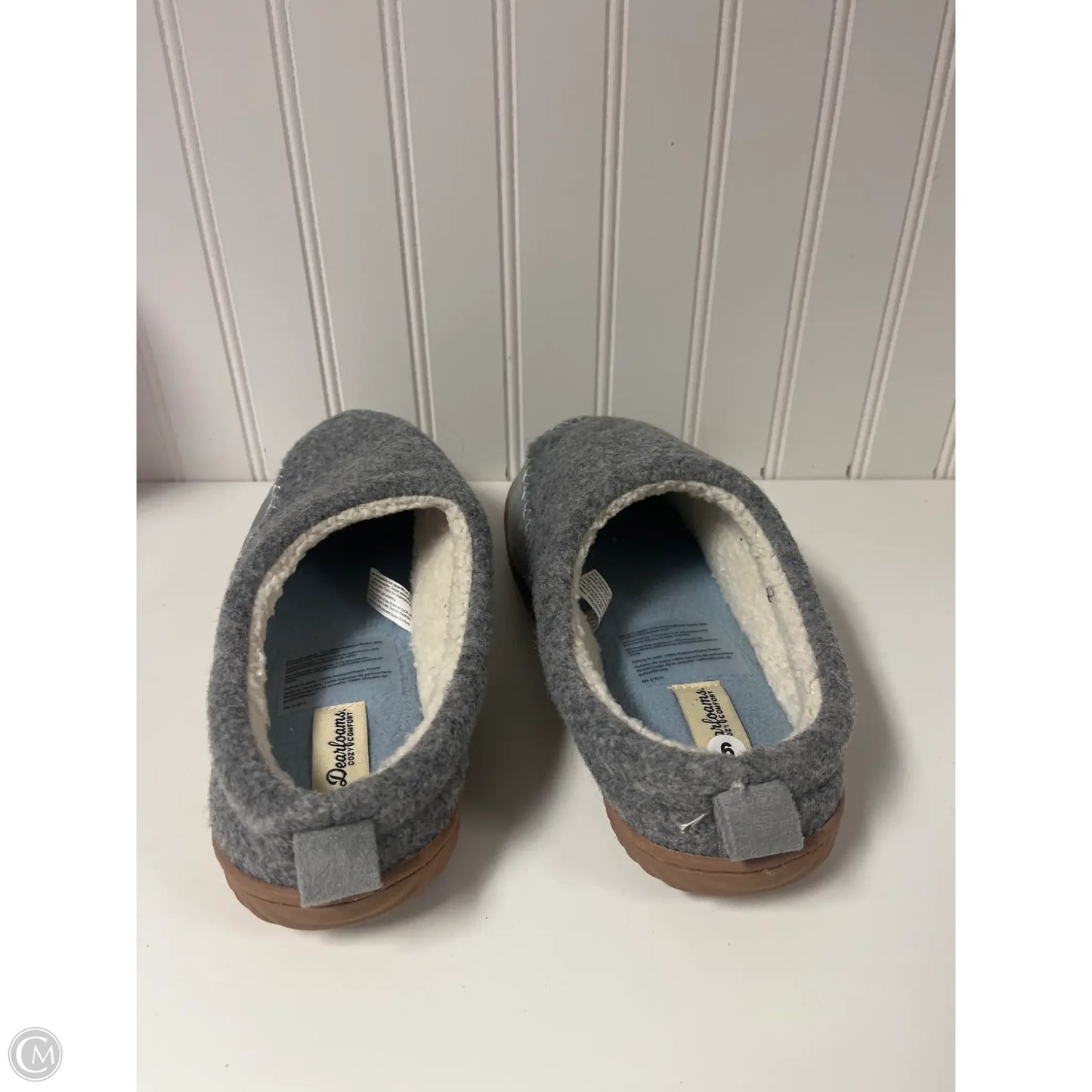 Slippers By Clothes Mentor In Grey, Size: 9