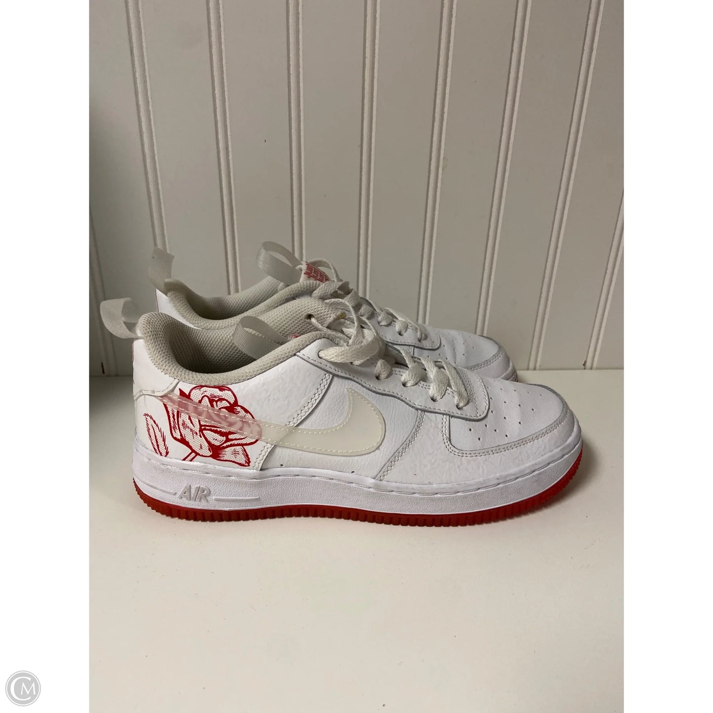 Shoes Sneakers By Nike In Red & White, Size: 7