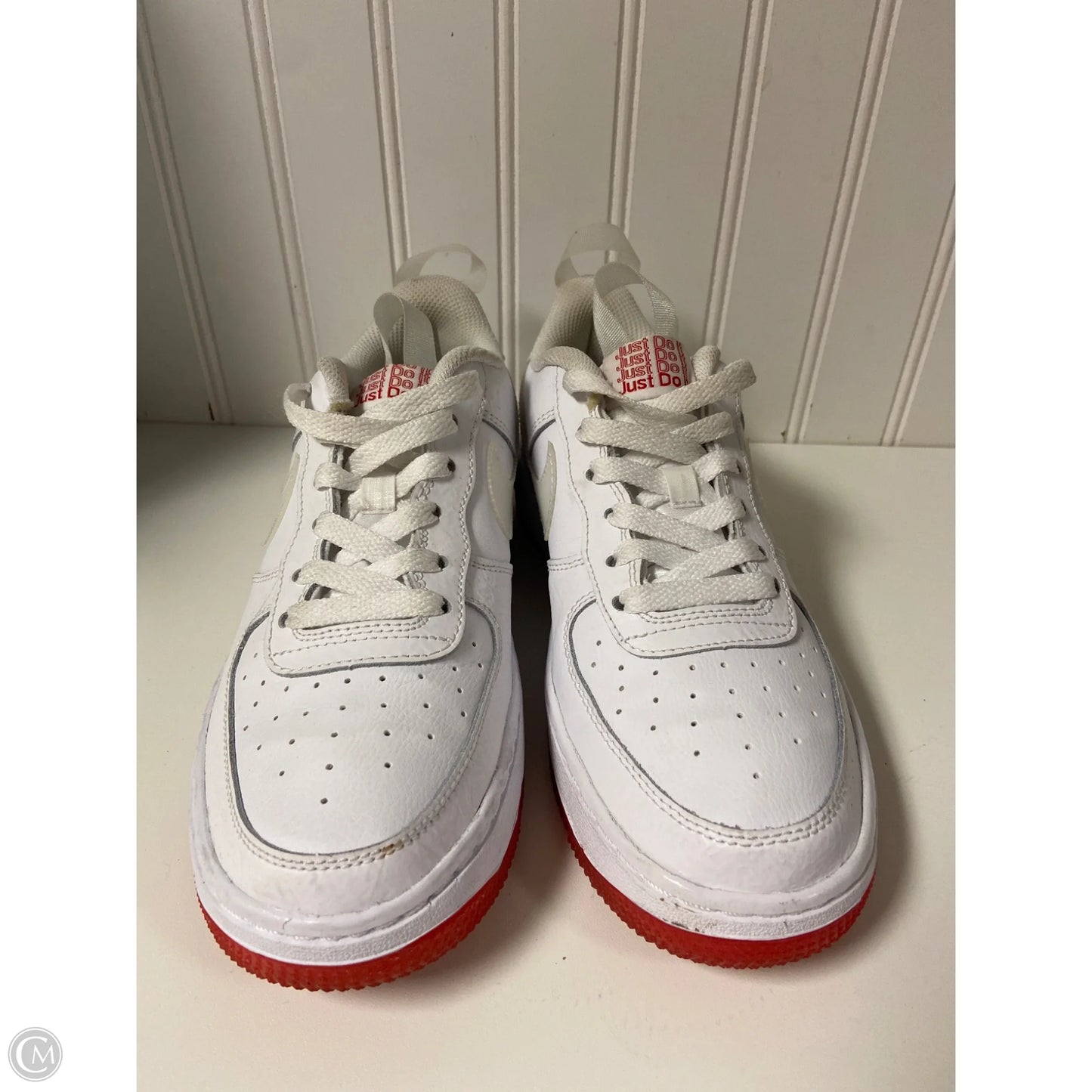 Shoes Sneakers By Nike In Red & White, Size: 7