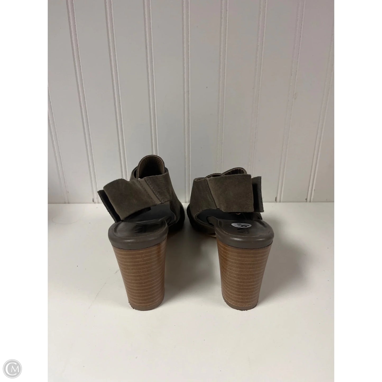 Sandals Heels Block By Clothes Mentor In Green, Size: 8.5