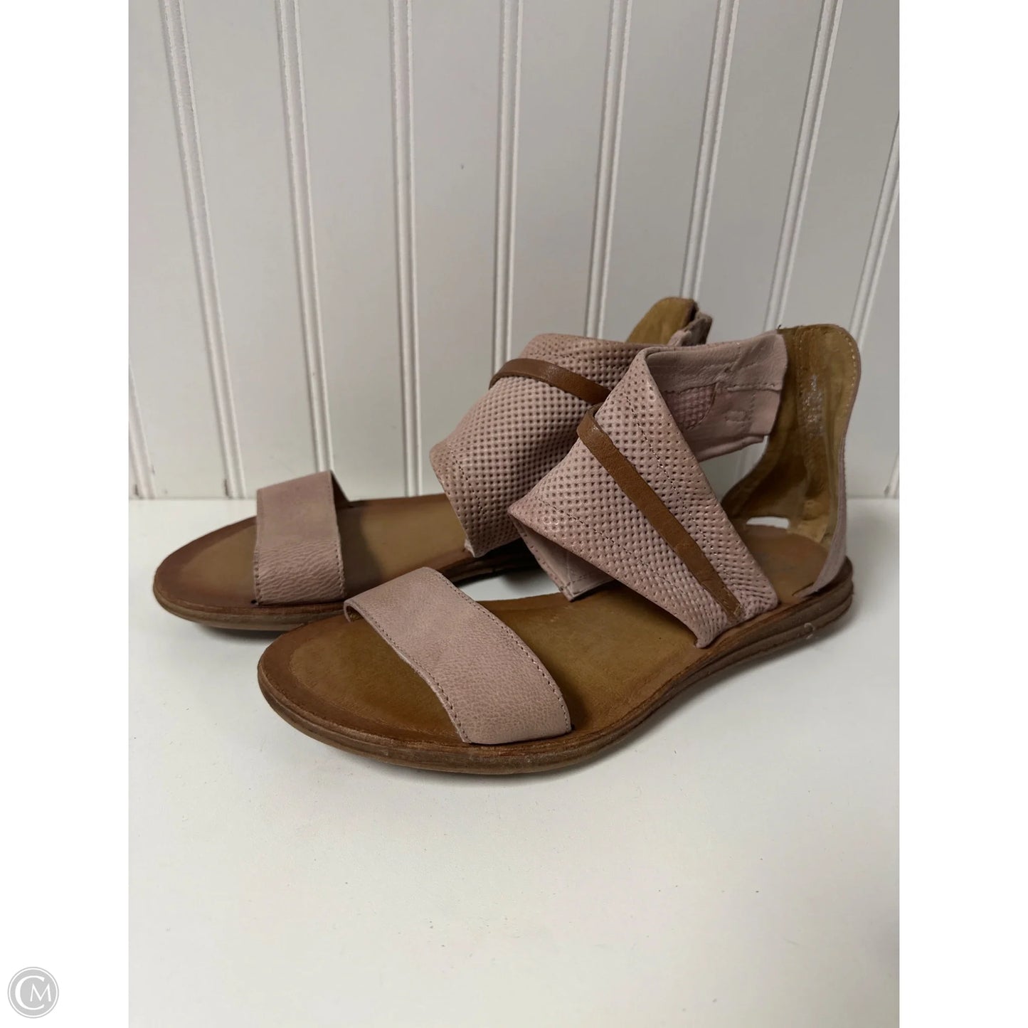 Sandals Flats By Miz Mooz In Taupe, Size: 9.5