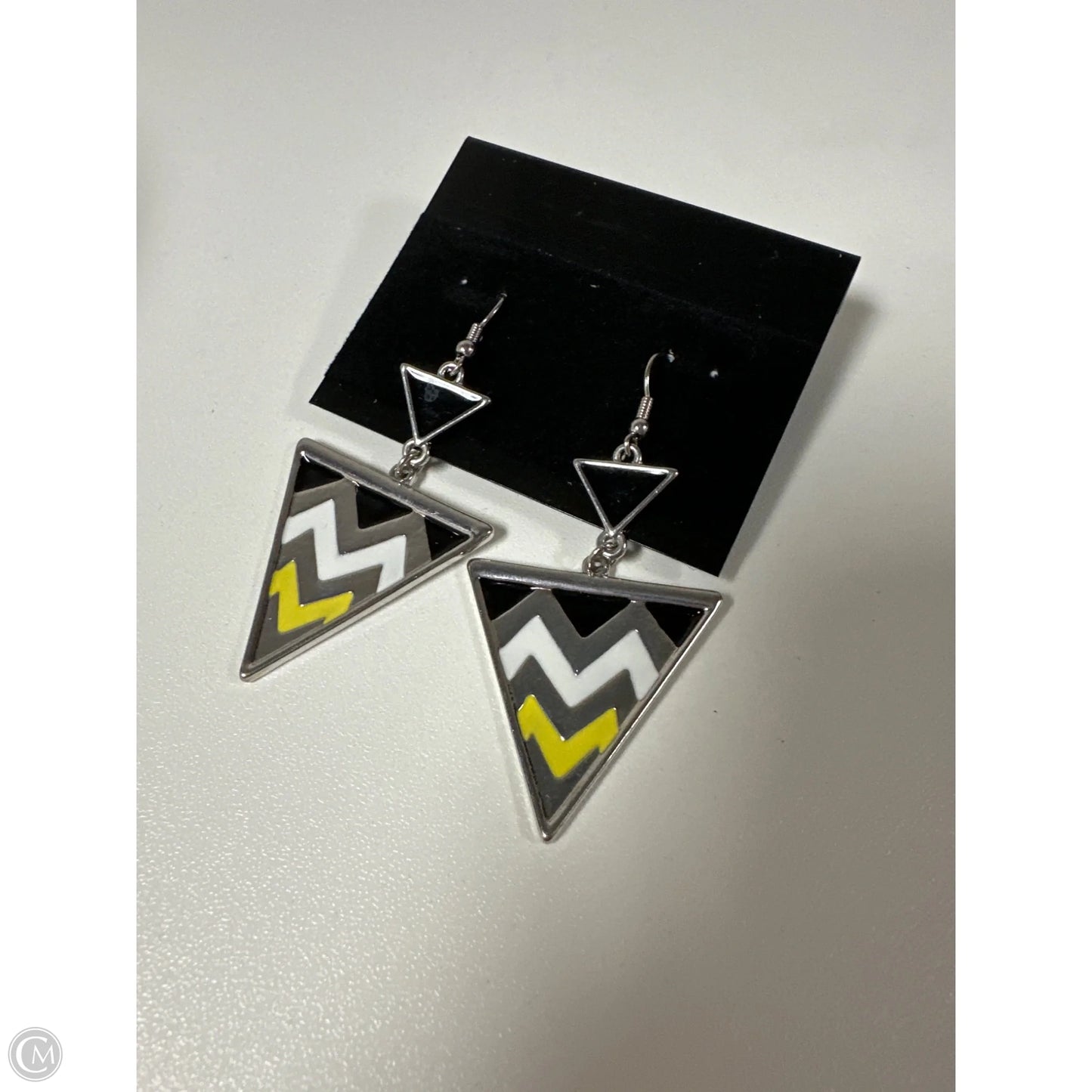 Earrings Dangle/drop By Clothes Mentor, Size: 1
