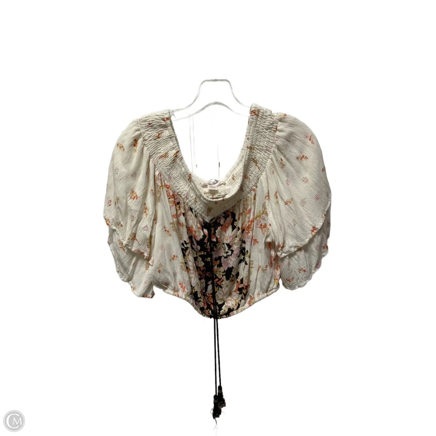 Top Short Sleeve By Band Of Gypsies In Cream, Size: M
