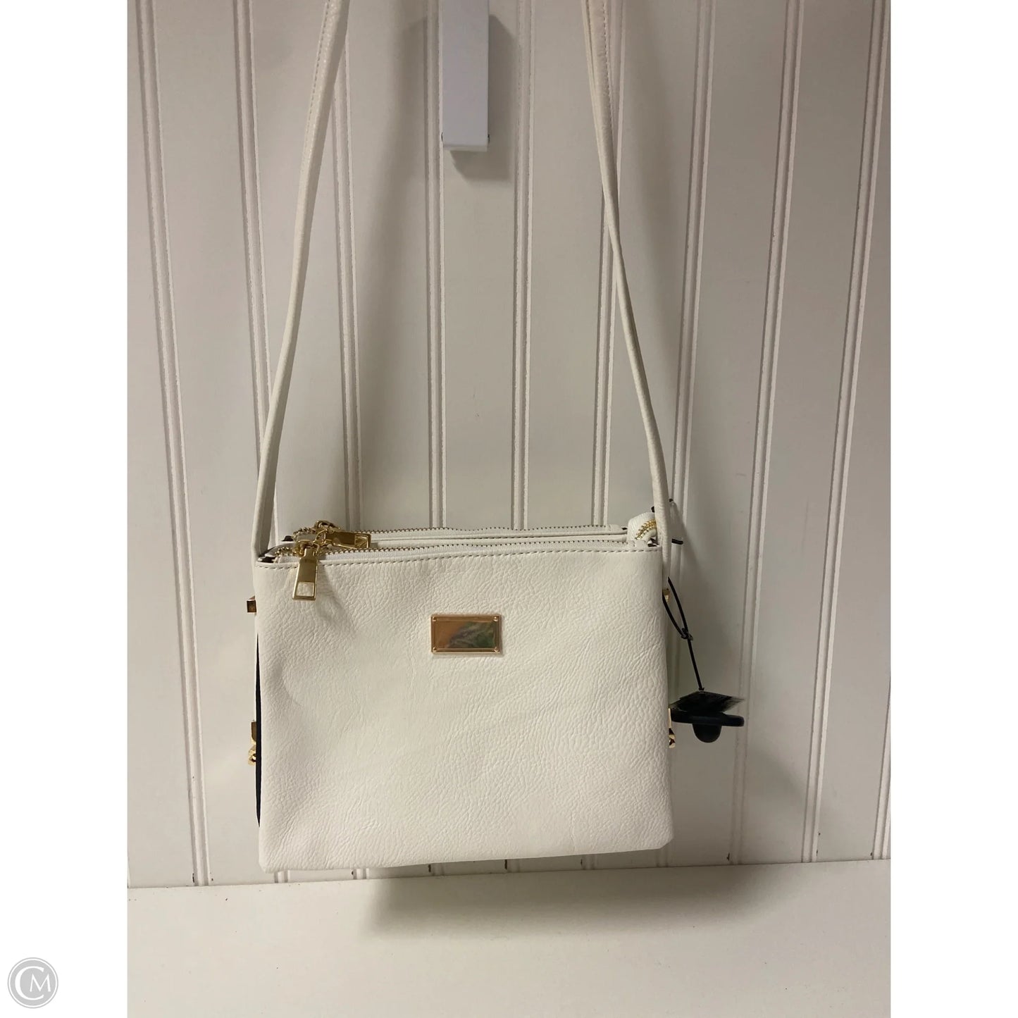Crossbody By Clothes Mentor, Size: Medium