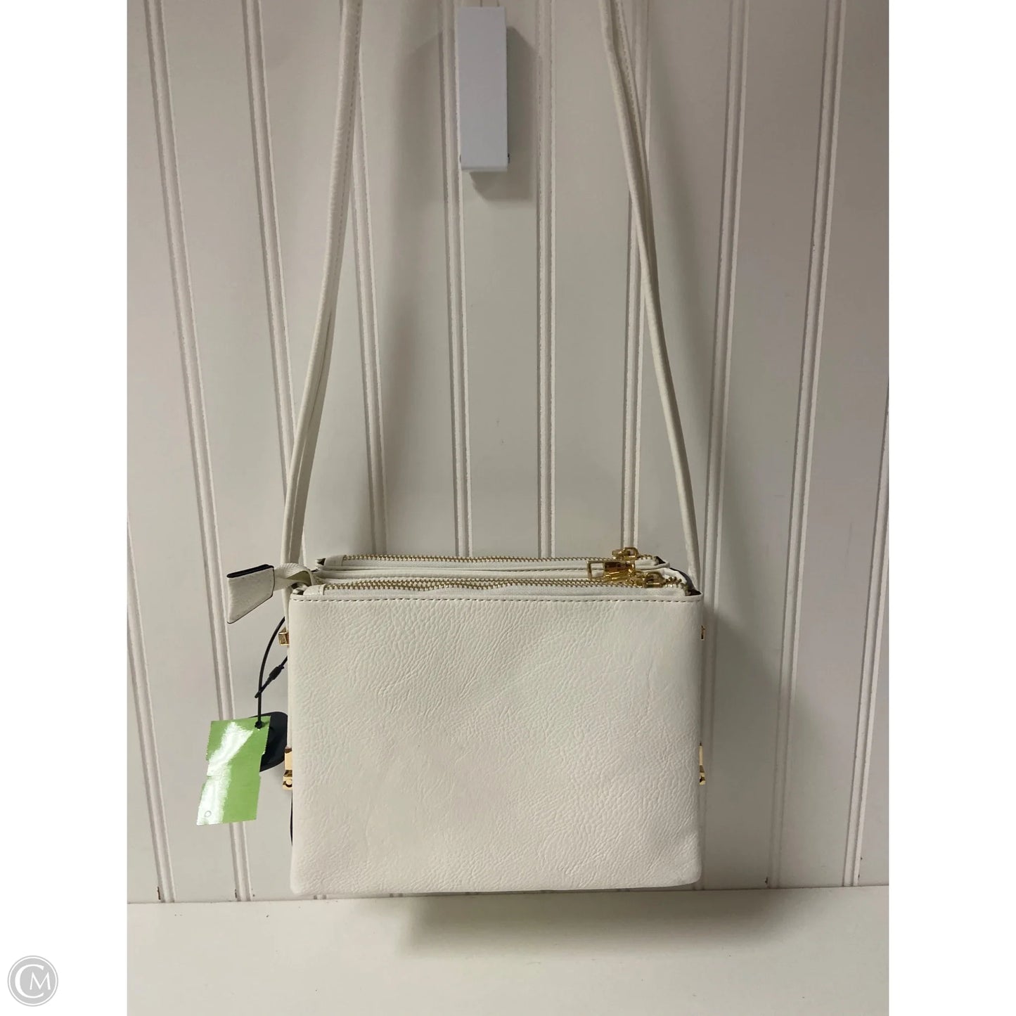 Crossbody By Clothes Mentor, Size: Medium