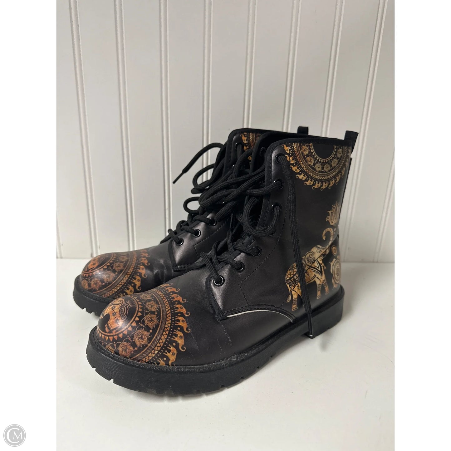 Boots Ankle Flats By Clothes Mentor In Black & Yellow, Size: 6