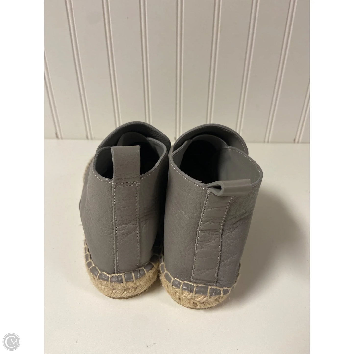 Shoes Flats By Vince In Grey, Size: 8