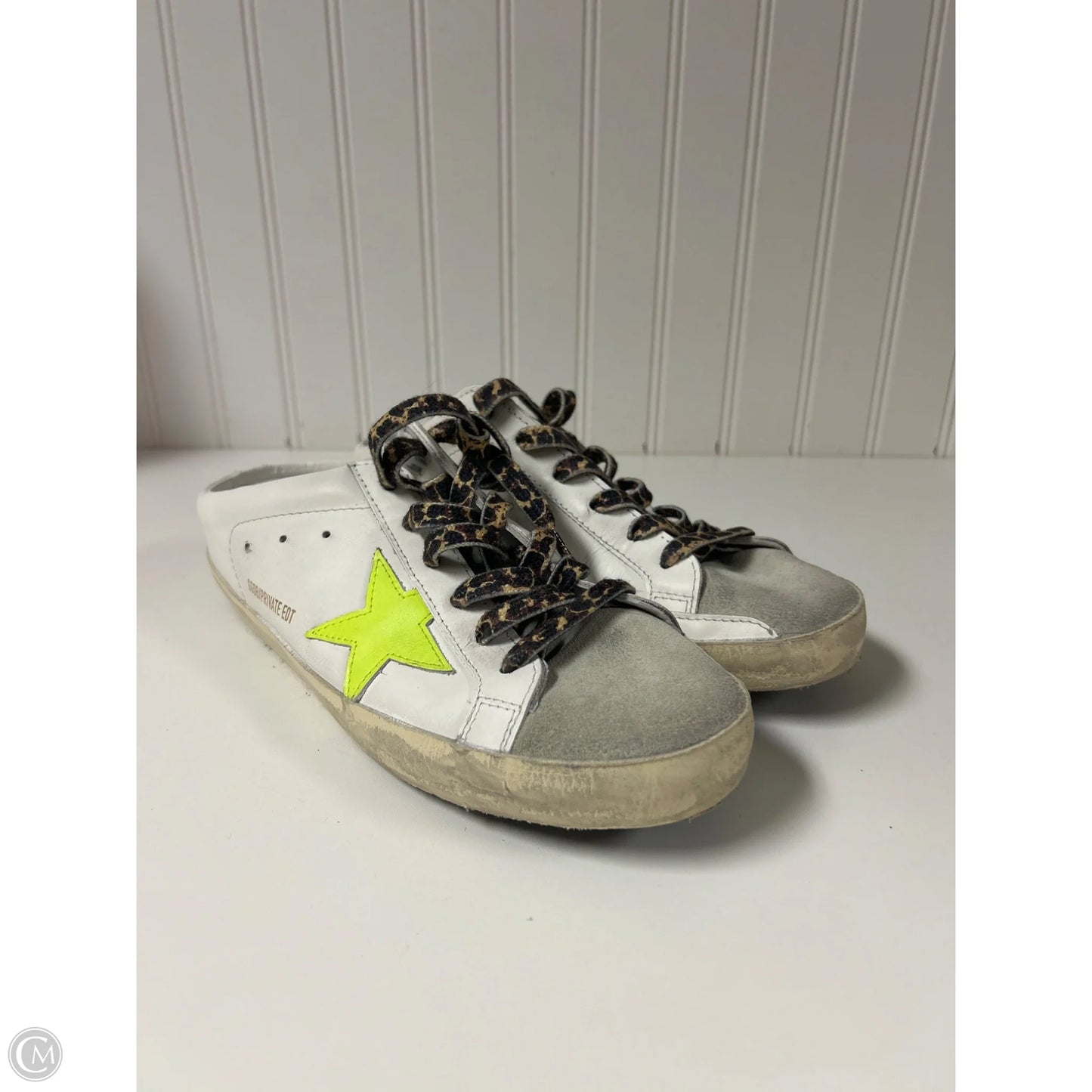 Shoes Luxury Designer By Golden Goose In White, Size: 8.5