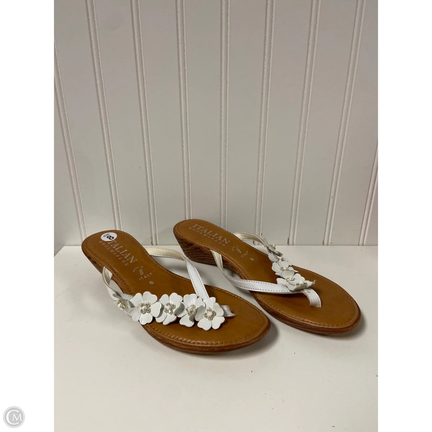 Sandals Flip Flops By Italian Shoemakers In White, Size: 8