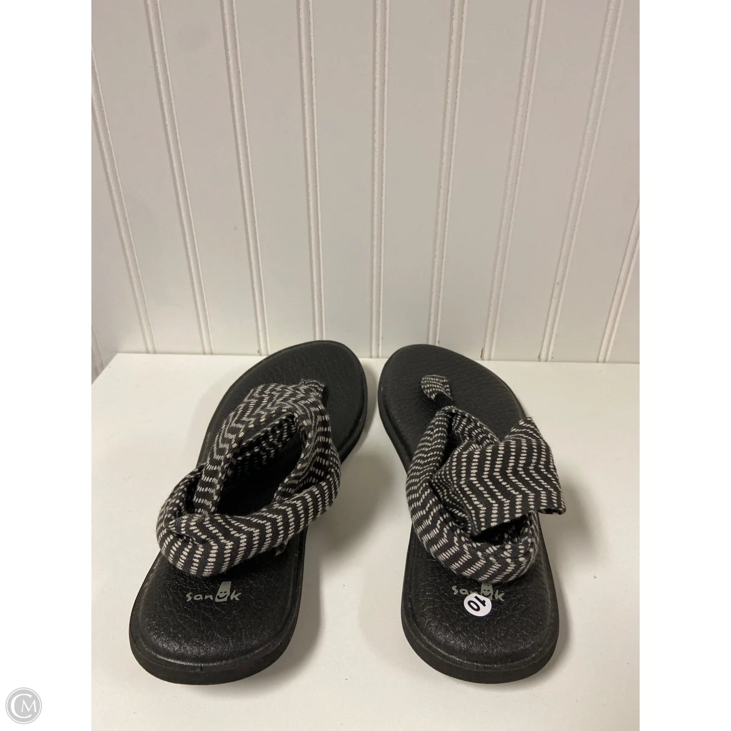 Sandals Flats By Sanuk In Black & White, Size: 10