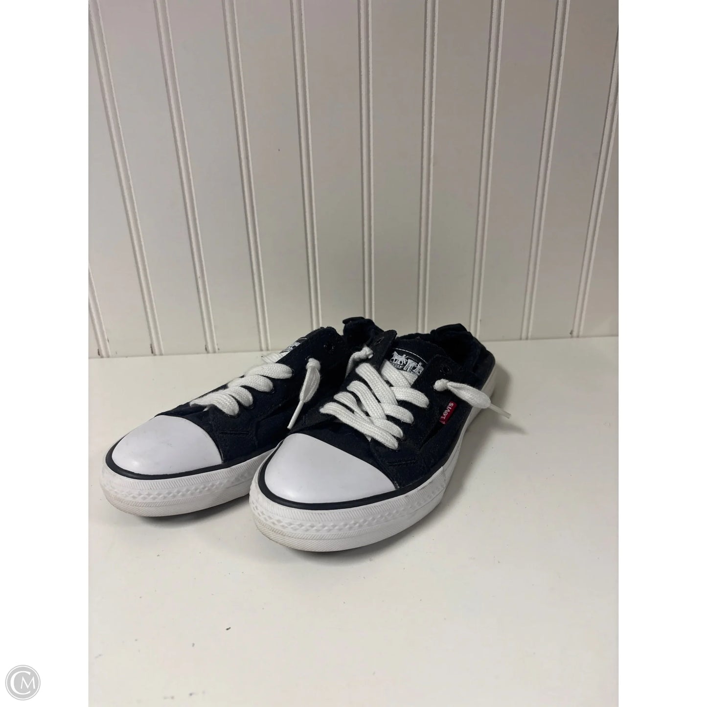 Shoes Sneakers By Levis In Black, Size: 7.5