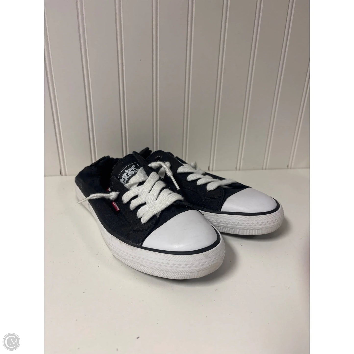 Shoes Sneakers By Levis In Black, Size: 7.5