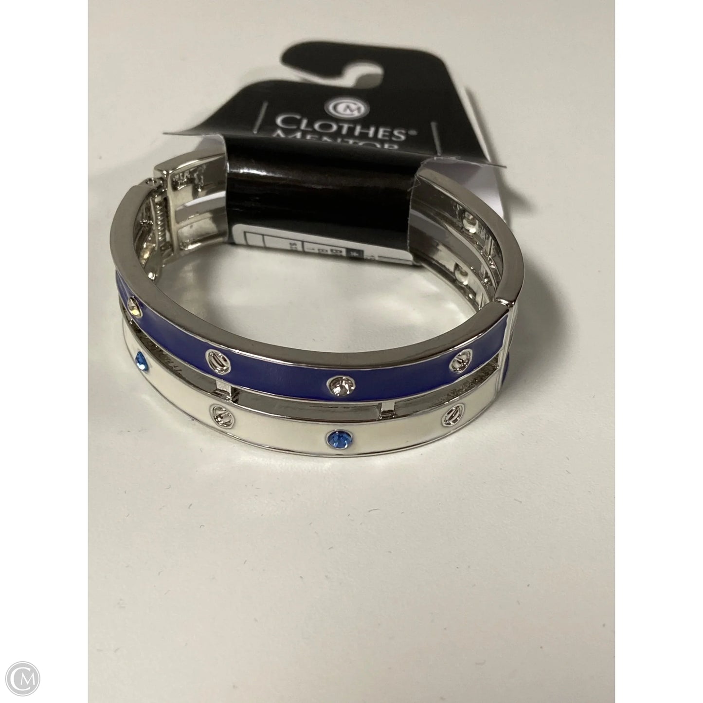 Bracelet Bangle By Clothes Mentor, Size: 1