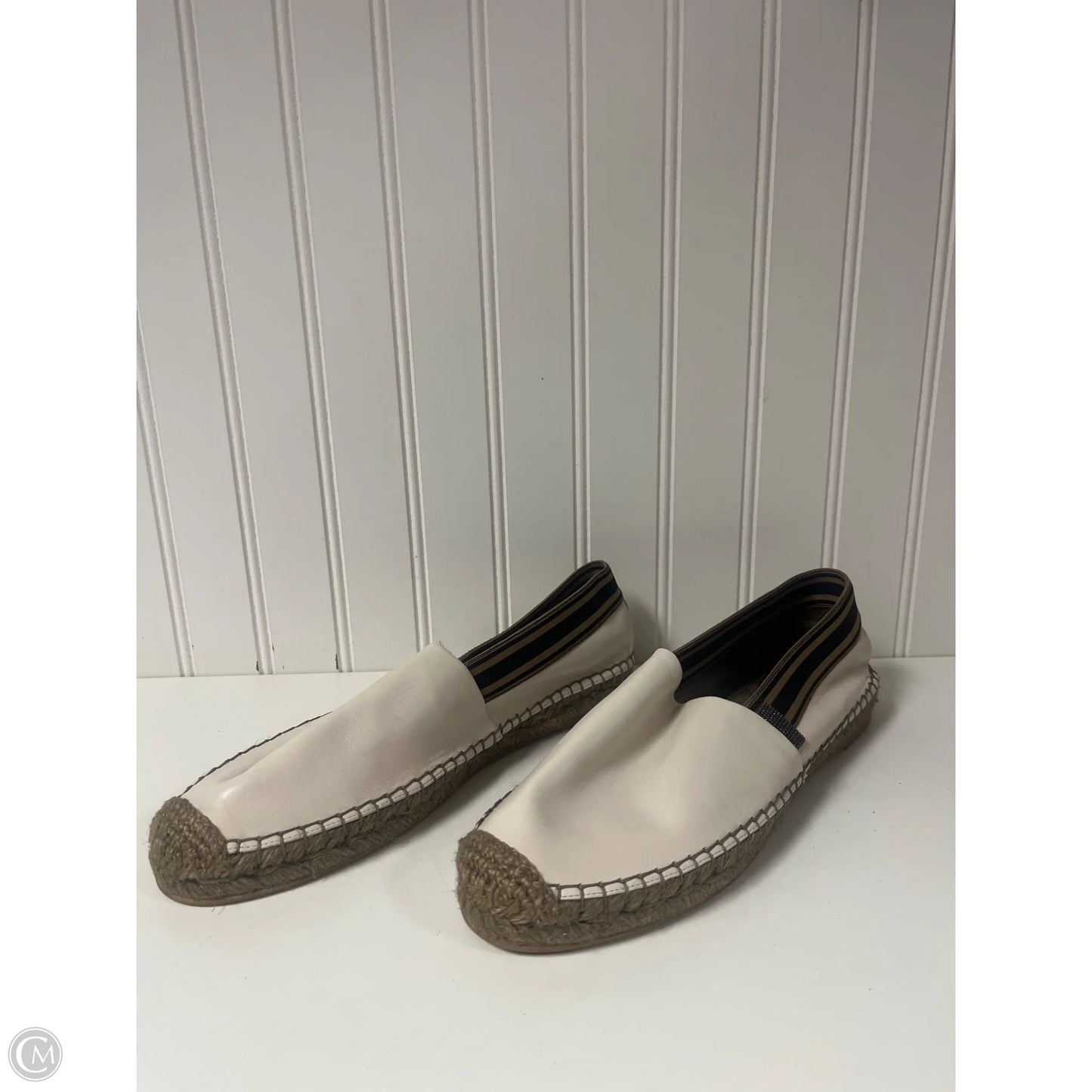 Shoes Flats By Clothes Mentor In Cream, Size: 9