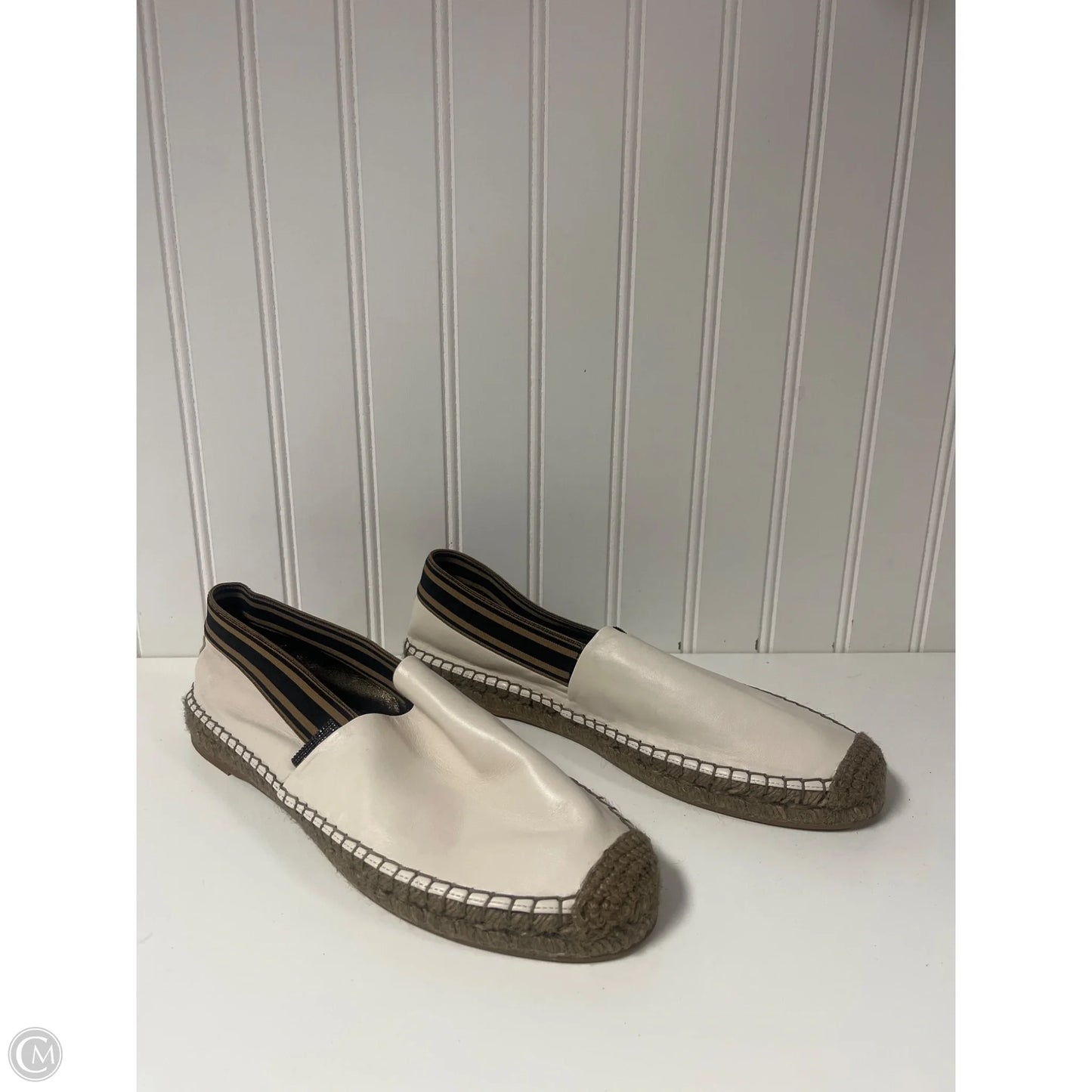 Shoes Flats By Clothes Mentor In Cream, Size: 9