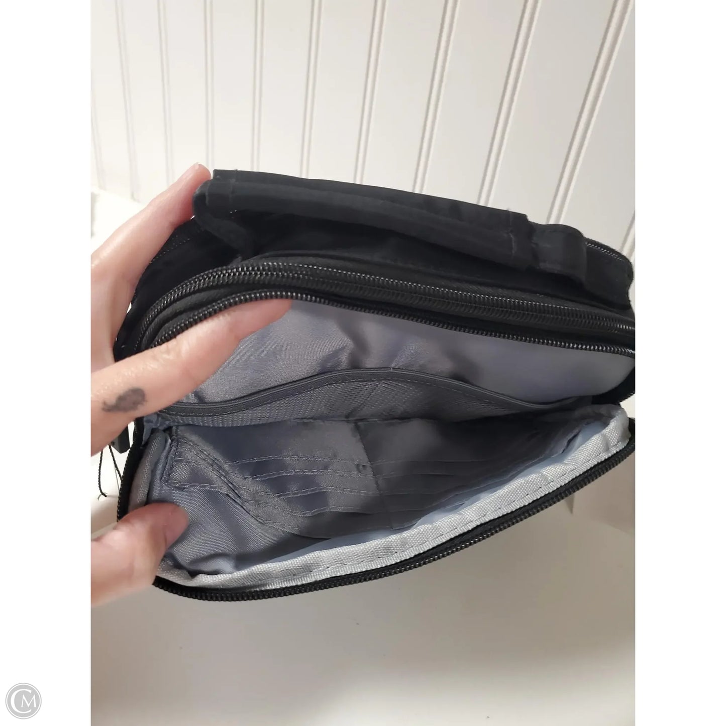 Crossbody By Clothes Mentor, Size: Small
