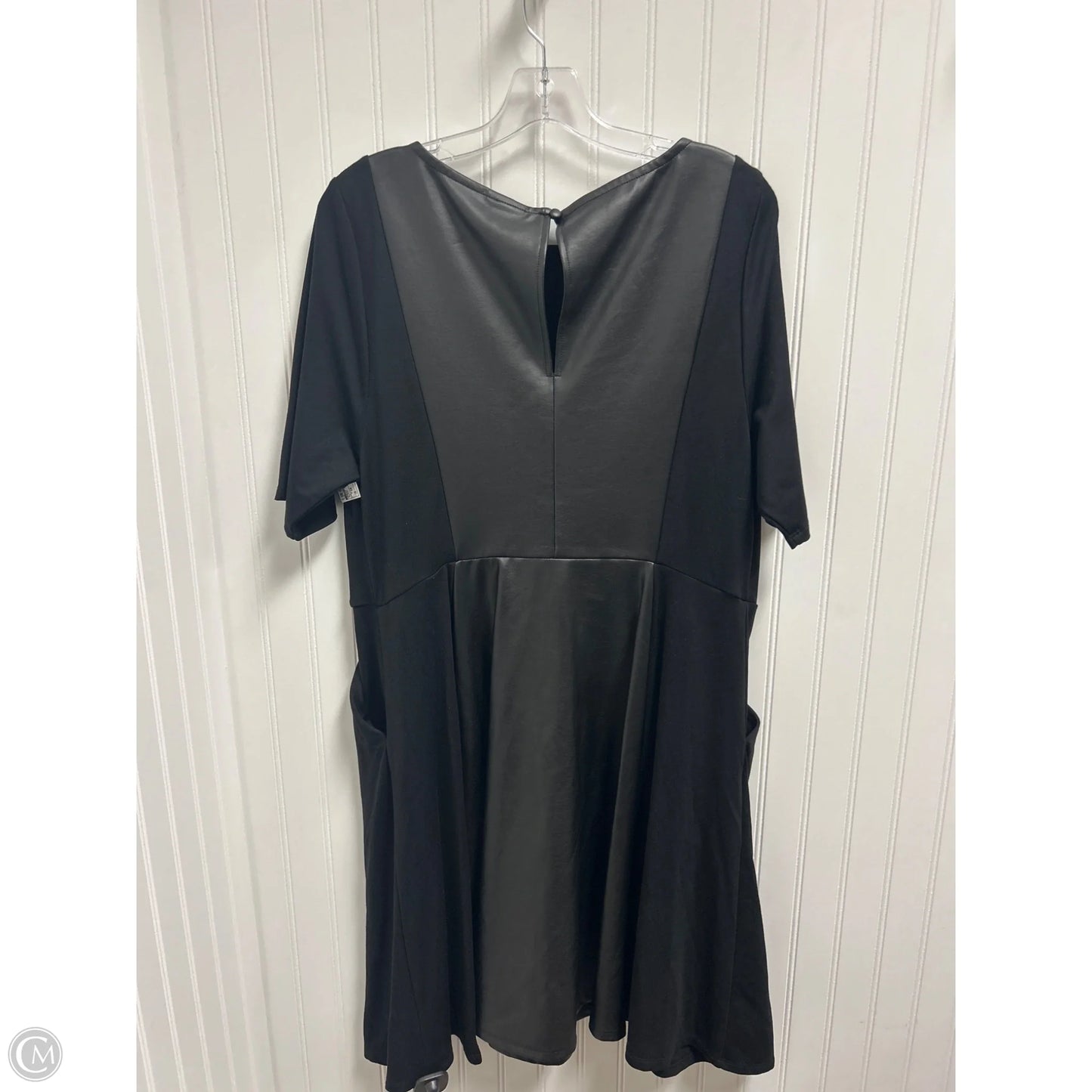 Dress Casual Short By Torrid In Black, Size: 1x