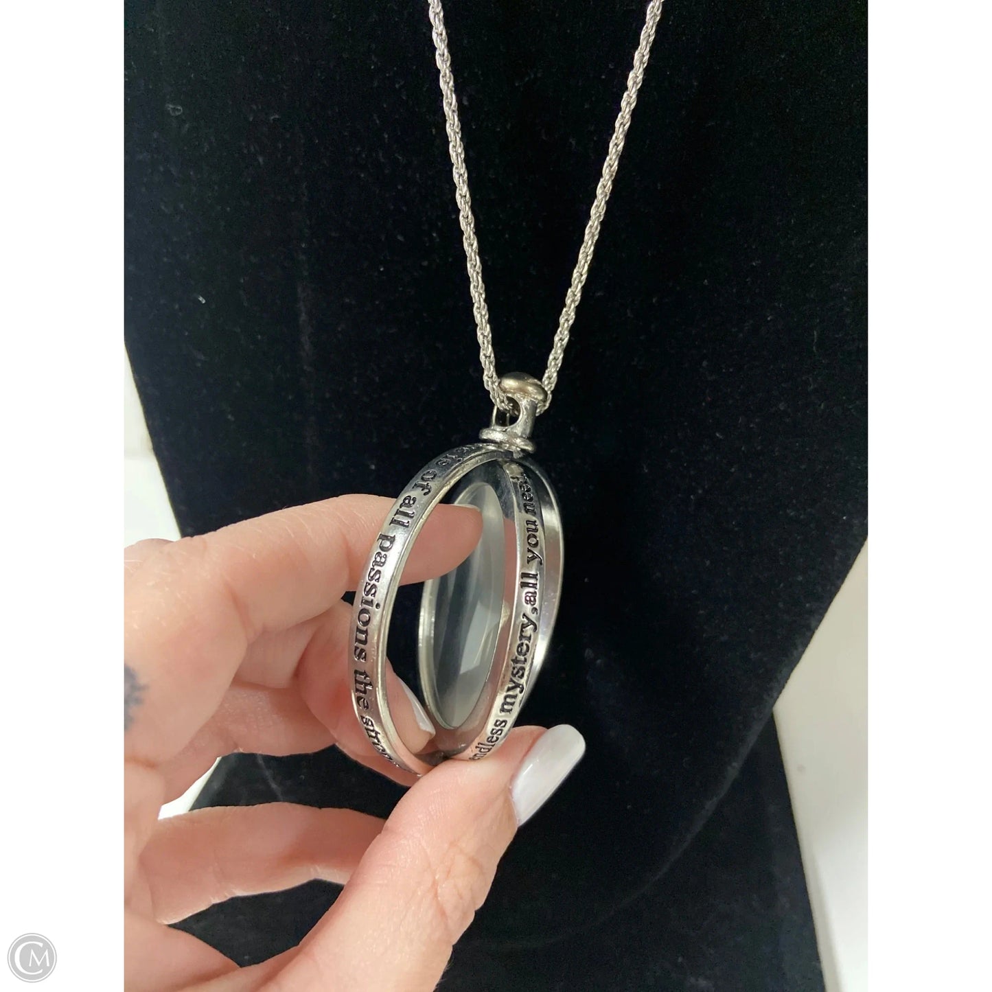 Necklace Pendant By Clothes Mentor, Size: 1